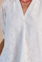 Load image into Gallery viewer, Textured Star Pattern S/S Blouse