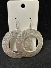 Load image into Gallery viewer, Silver Over Pewter Earrings