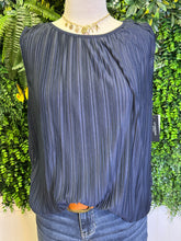 Load image into Gallery viewer, Slvless Boat Neck Knit Top