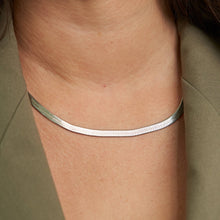 Load image into Gallery viewer, Silver Herringbone Necklace