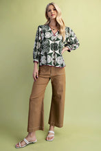 Load image into Gallery viewer, Printed V-neck 3/4 Slv Blouse
