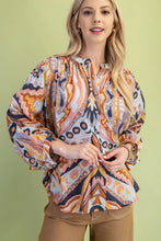 Load image into Gallery viewer, Loose Fit Button Down Blouse
