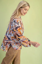 Load image into Gallery viewer, Loose Fit Button Down Blouse
