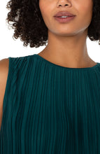 Load image into Gallery viewer, Slvless Boat Neck Knit Top
