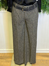 Load image into Gallery viewer, Kelsey HR Wide Leg Trouser 31"
