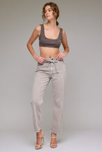 Load image into Gallery viewer, Ella HR Wide Straight Leg 29"
