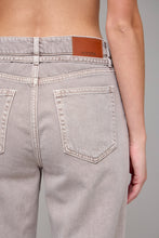 Load image into Gallery viewer, Ella HR Wide Straight Leg 29"
