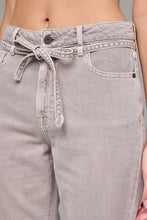 Load image into Gallery viewer, Ella HR Wide Straight Leg 29"
