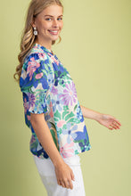 Load image into Gallery viewer, Floral Print Button Down Blouse
