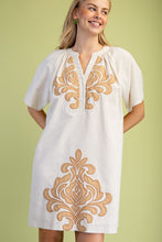 Load image into Gallery viewer, Linen Dress w/Embroidery
