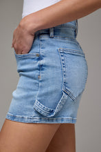 Load image into Gallery viewer, Mid Rise Stretch Shorts
