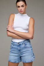 Load image into Gallery viewer, Mid Rise Stretch Shorts
