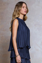 Load image into Gallery viewer, Pleated Slvless Crop top
