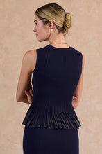 Load image into Gallery viewer, Slvless Ribbed Sweater Tank top
