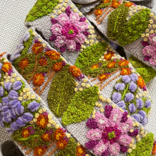 Load image into Gallery viewer, Freshwater Floral Embroidered Wool Belt
