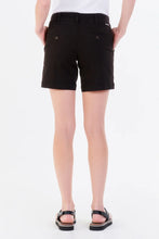 Load image into Gallery viewer, South Hampton Shorts
