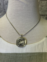 Load image into Gallery viewer, Spin Master Necklace
