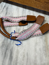 Load image into Gallery viewer, Versa Tote Guitar Straps
