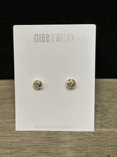 Load image into Gallery viewer, Tangle Stud Earrings
