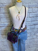 Load image into Gallery viewer, Tank top w/Lace Detail &amp; Buttons
