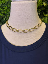 Load image into Gallery viewer, 15" Textured Oval Chain Necklace
