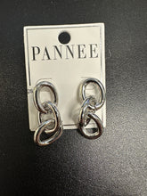 Load image into Gallery viewer, Chain Link 1.4" Post Earrings

