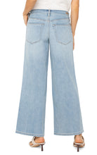 Load image into Gallery viewer, Weekender Relaxed Loose Fit Denim 30"
