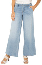 Load image into Gallery viewer, Weekender Relaxed Loose Fit Denim 30"
