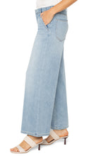 Load image into Gallery viewer, Weekender Relaxed Loose Fit Denim 30"
