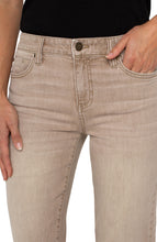 Load image into Gallery viewer, Liv Non-skinny Skinny 28"
