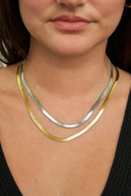 Load image into Gallery viewer, Silver Herringbone Necklace
