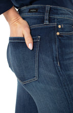 Load image into Gallery viewer, Abby Skinny 30"
