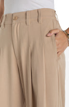 Load image into Gallery viewer, HR Pleated Wide Leg Trouser
