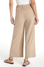 Load image into Gallery viewer, HR Pleated Wide Leg Trouser
