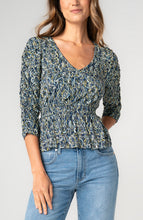 Load image into Gallery viewer, 3/4 Ruched Slv V Neck Knit Top
