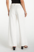 Load image into Gallery viewer, Weekender Wide Leg 30"
