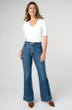 Load image into Gallery viewer, Relaxed Hr Seamed Bootcut 30' Ins
