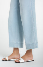Load image into Gallery viewer, Stride Crop Embroidered Side Seam
