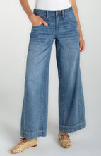 Load image into Gallery viewer, Stride Wide Leg w/utility Details 30"
