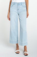 Load image into Gallery viewer, Stride Crop Embroidered Side Seam

